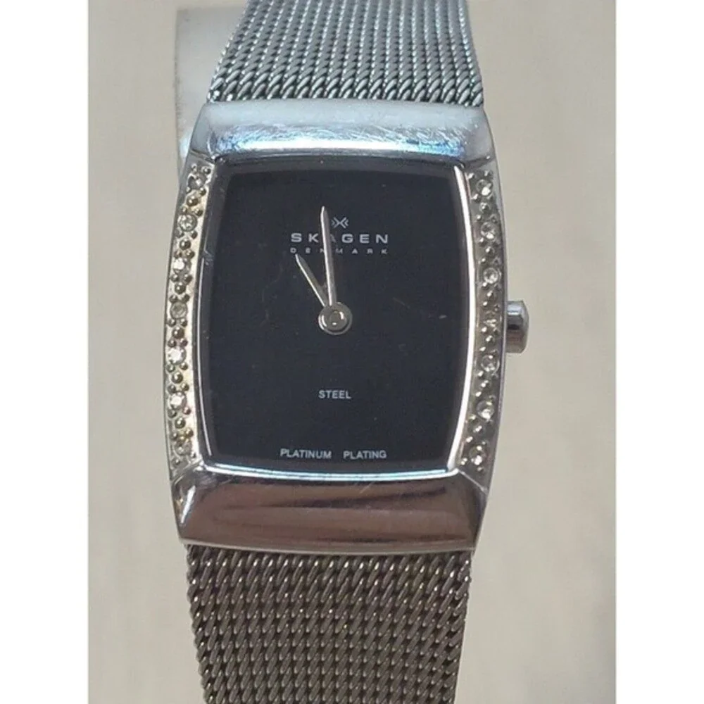 Skagen Platinum Plated Black Dial 19mm Women's  Bracelet Watch‎